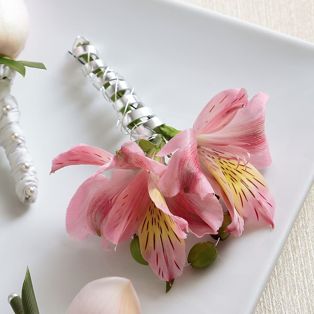 Pink Peruvian Lily Boutonniere – SWAN FLORAL & GIFT SHOP INC, Erlanger KY