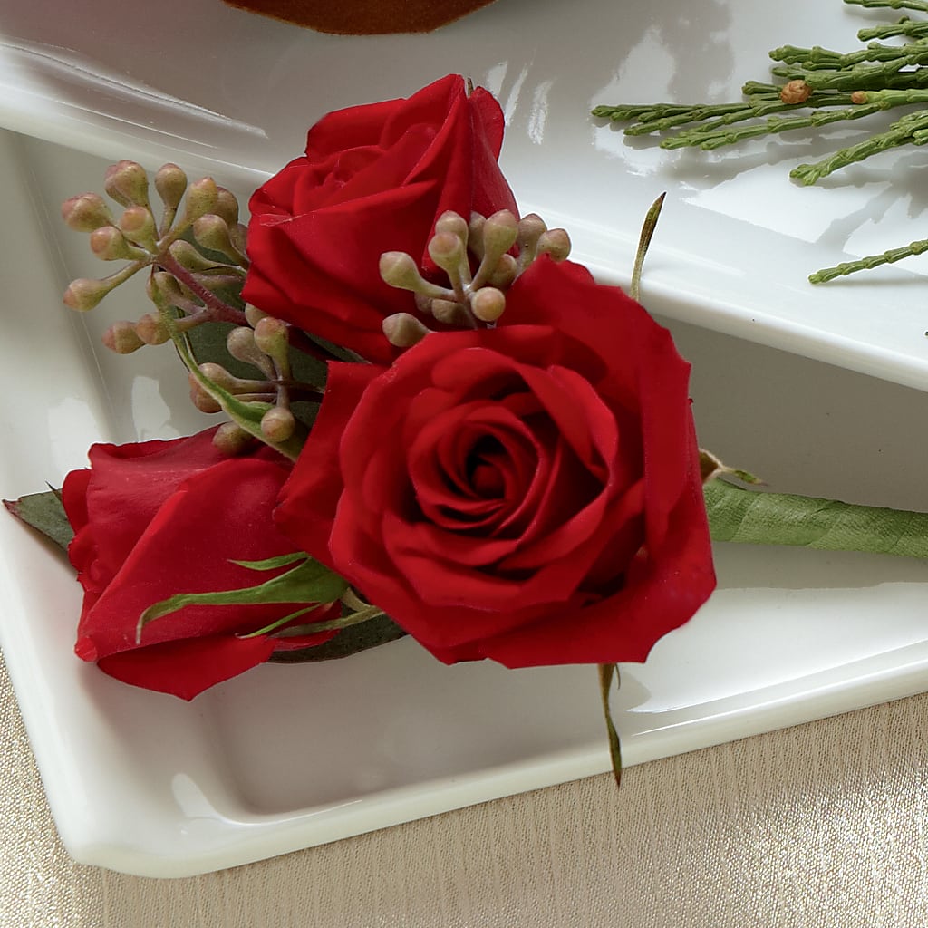 Red Spray Rose Boutonniere – SWAN FLORAL & GIFT SHOP INC, Erlanger KY
