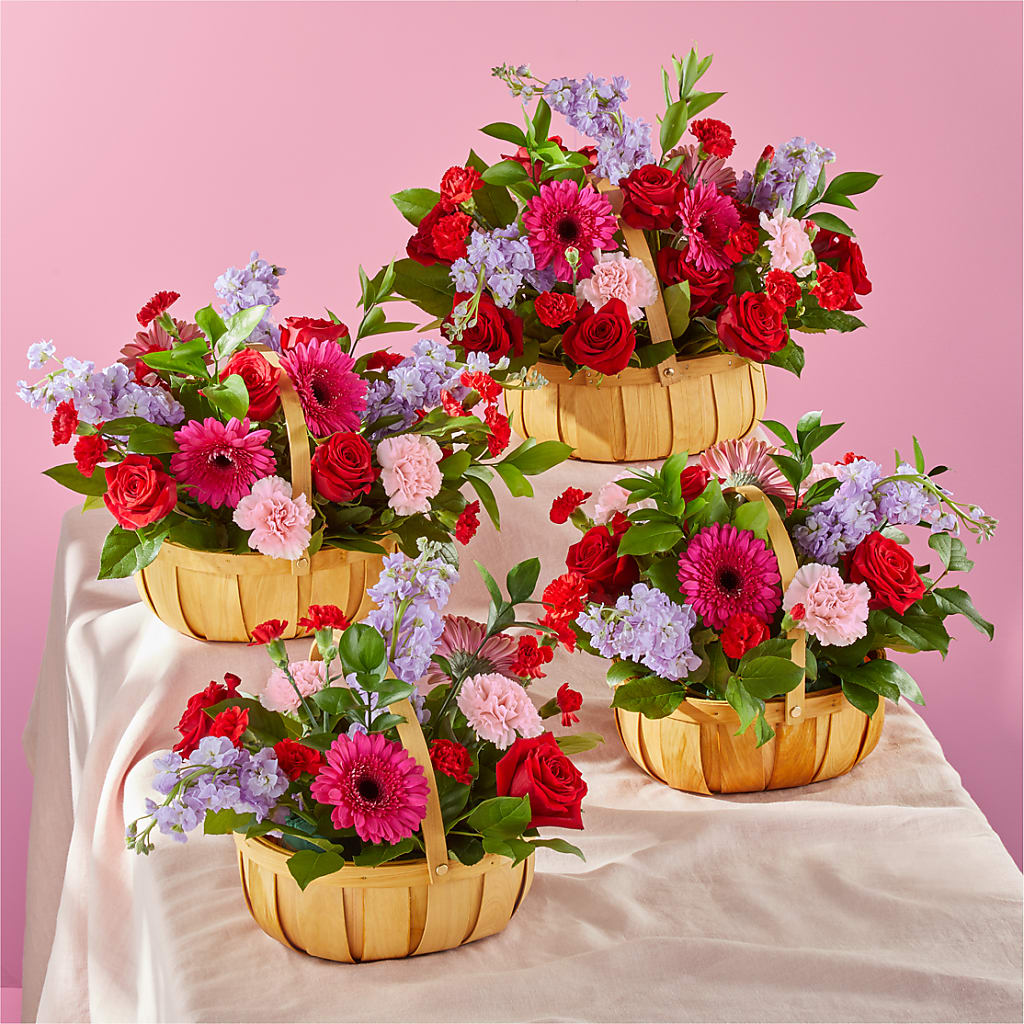 Pink Picnic Basket – SWAN FLORAL & GIFT SHOP INC, Erlanger KY