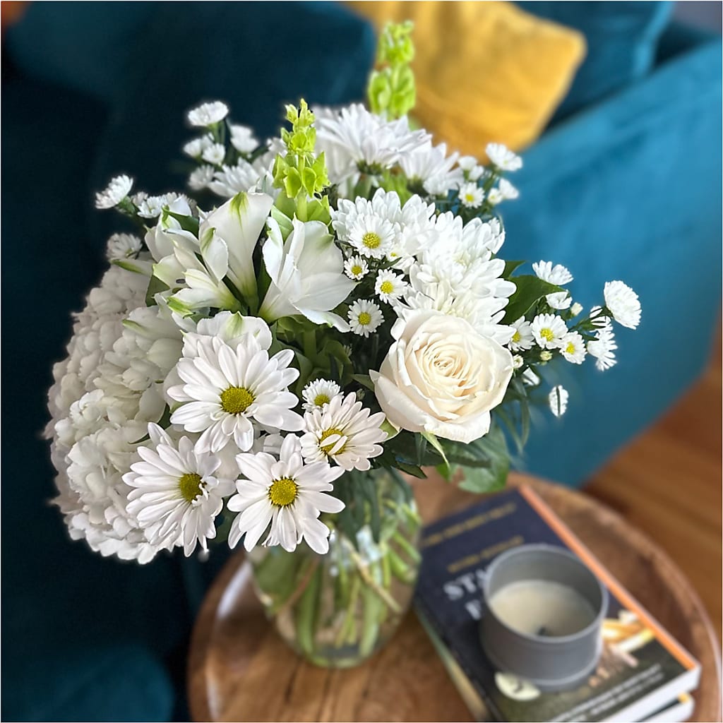 Classic Ivory – A Florist Original – SWAN FLORAL & GIFT SHOP INC, Erlanger KY
