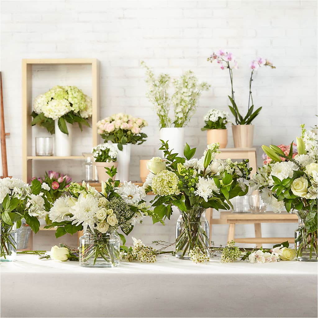 Classic Ivory – A Florist Original – SWAN FLORAL & GIFT SHOP INC, Erlanger KY