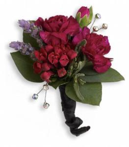 Red Carpet Romance Boutonniere – SWAN FLORAL & GIFT SHOP INC, Erlanger KY